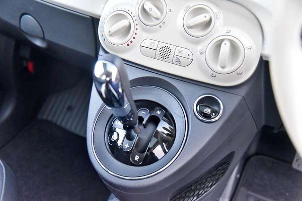 2018 Fiat 500 Lounge Series 4