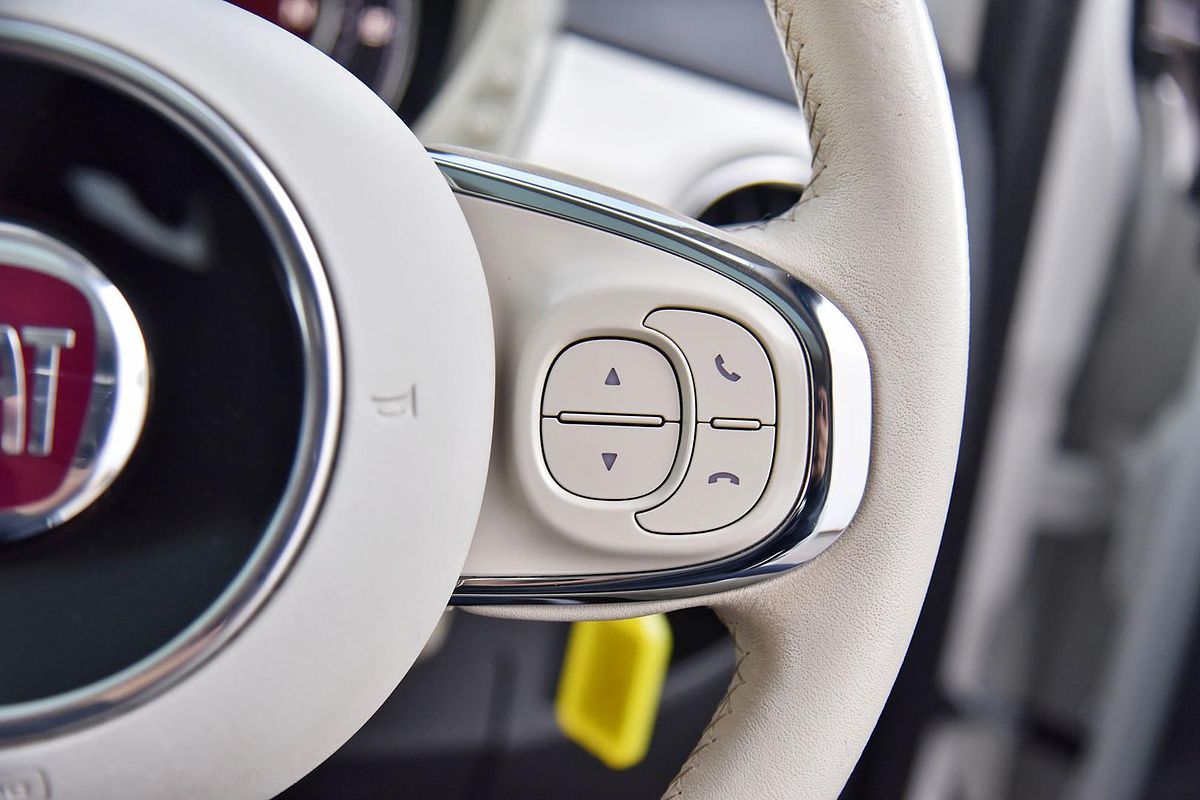 2018 Fiat 500 Lounge Series 4