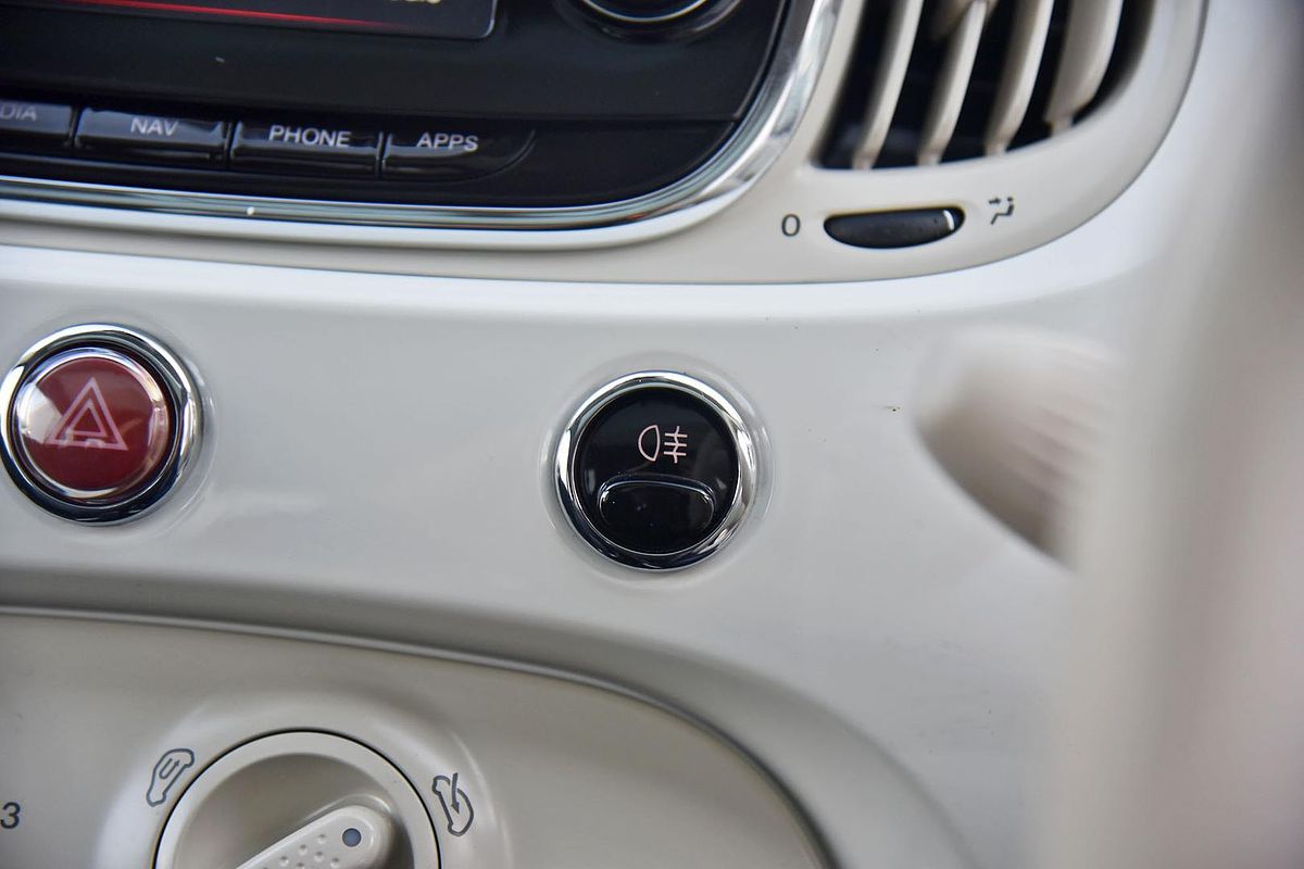 2018 Fiat 500 Lounge Series 4