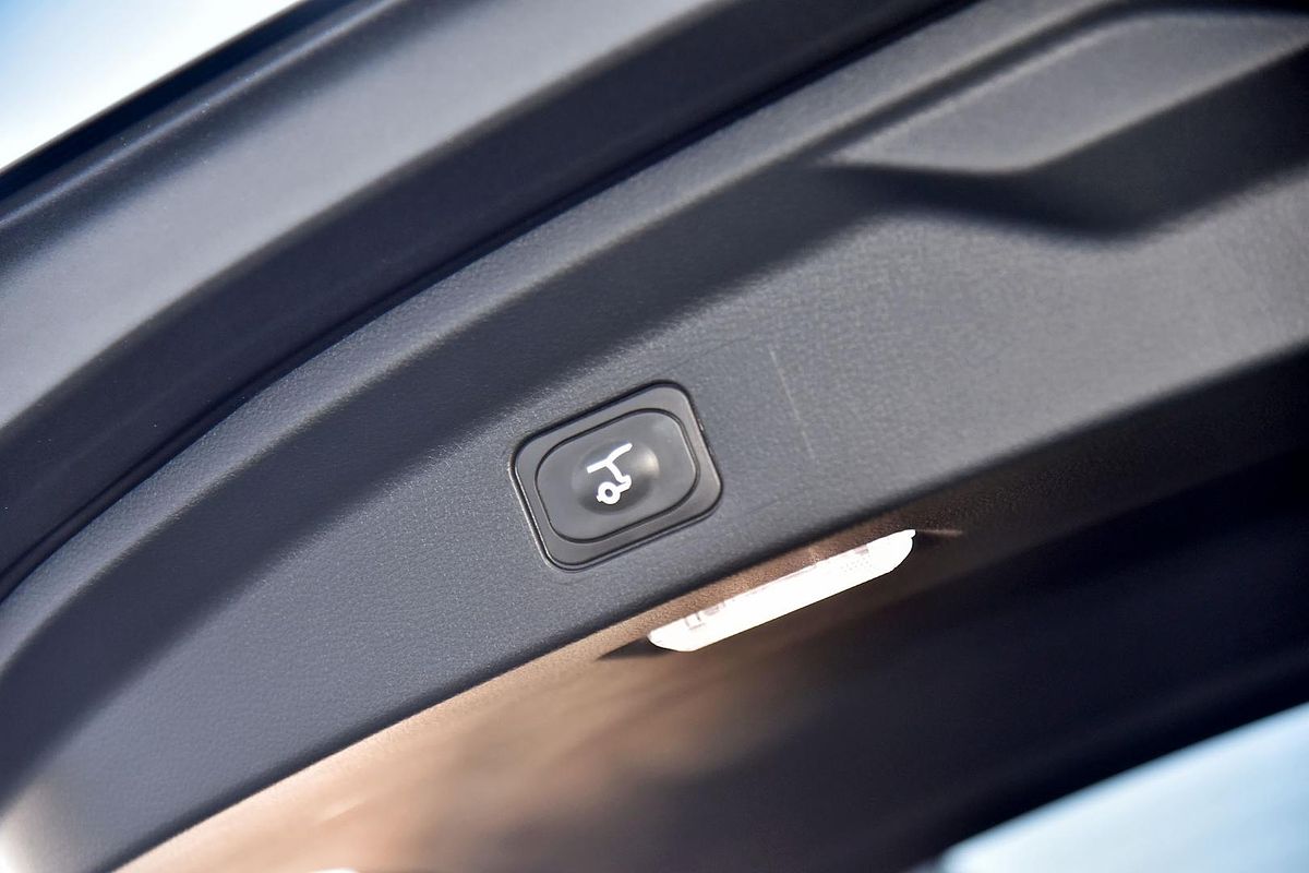 2023 Ford Everest Platinum