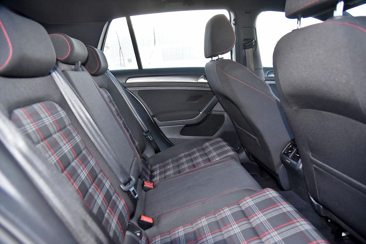 2017 Volkswagen Golf GTI 7
