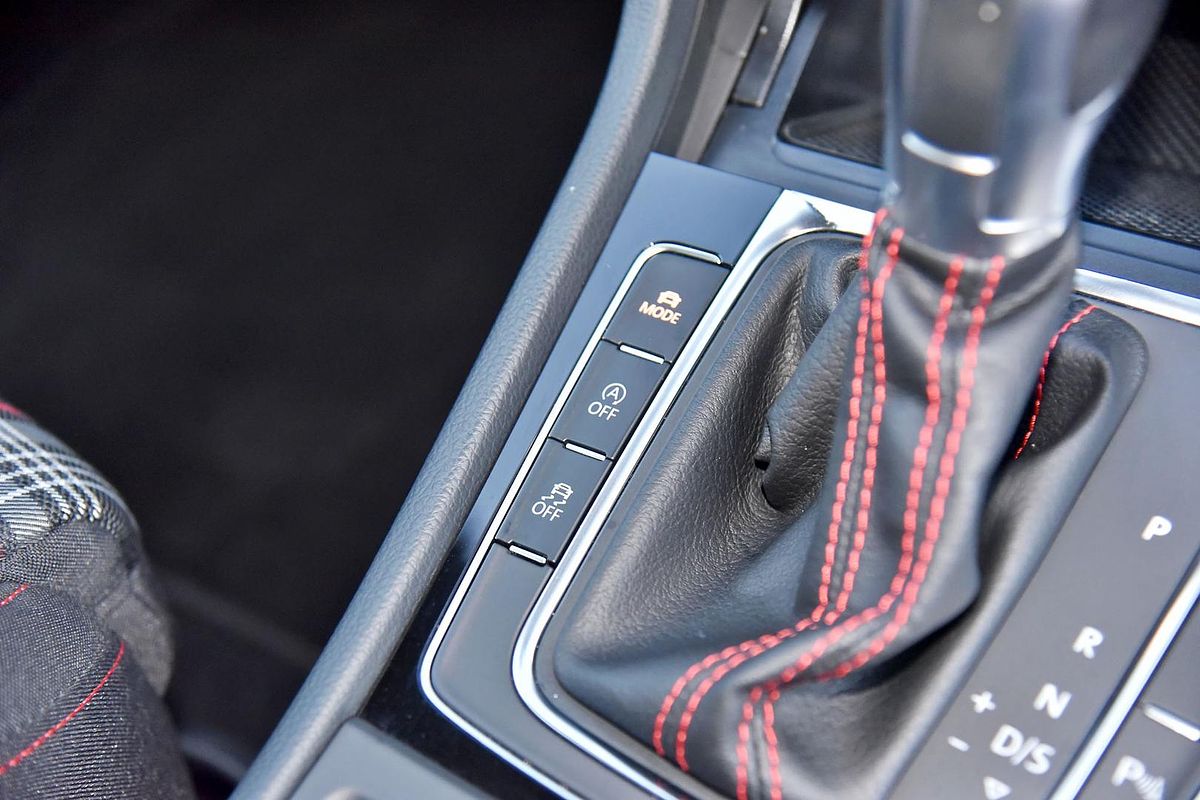 2017 Volkswagen Golf GTI 7