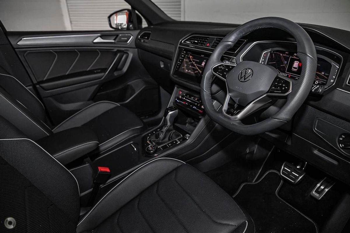 2024 Volkswagen Tiguan Wolfsburg Edition Allspace 5N