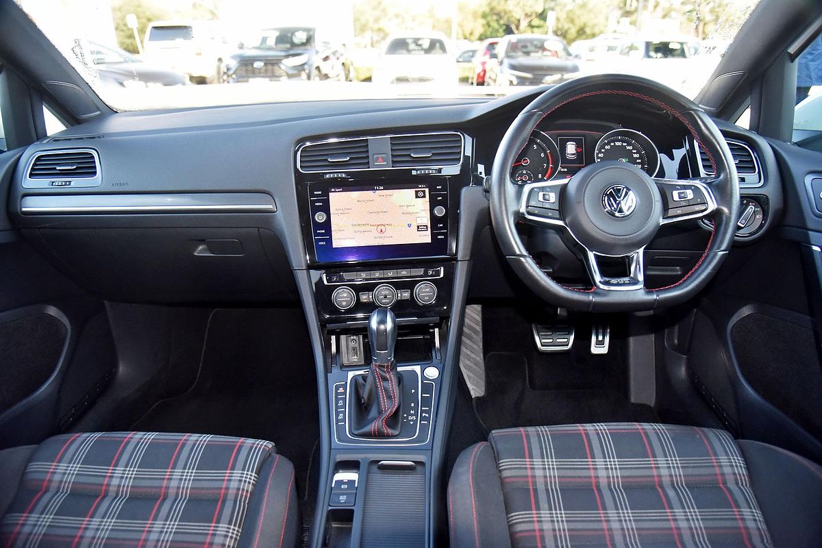 2017 Volkswagen Golf GTI 7