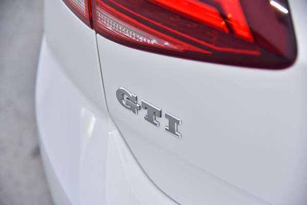 2017 Volkswagen Golf GTI 7