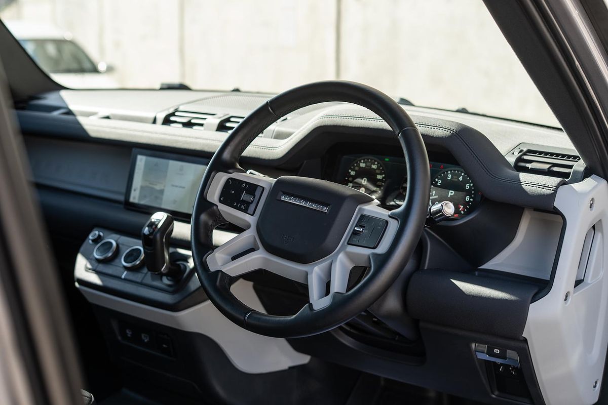 2021 Land Rover Defender 90 P300 L663