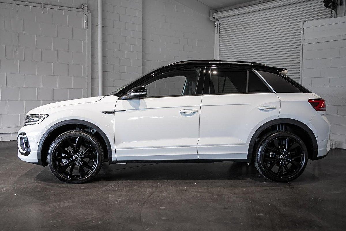 2025 Volkswagen T-Roc 140TSI R-Line D11