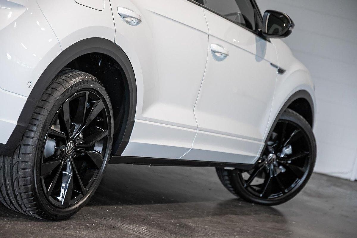 2025 Volkswagen T-Roc 140TSI R-Line D11