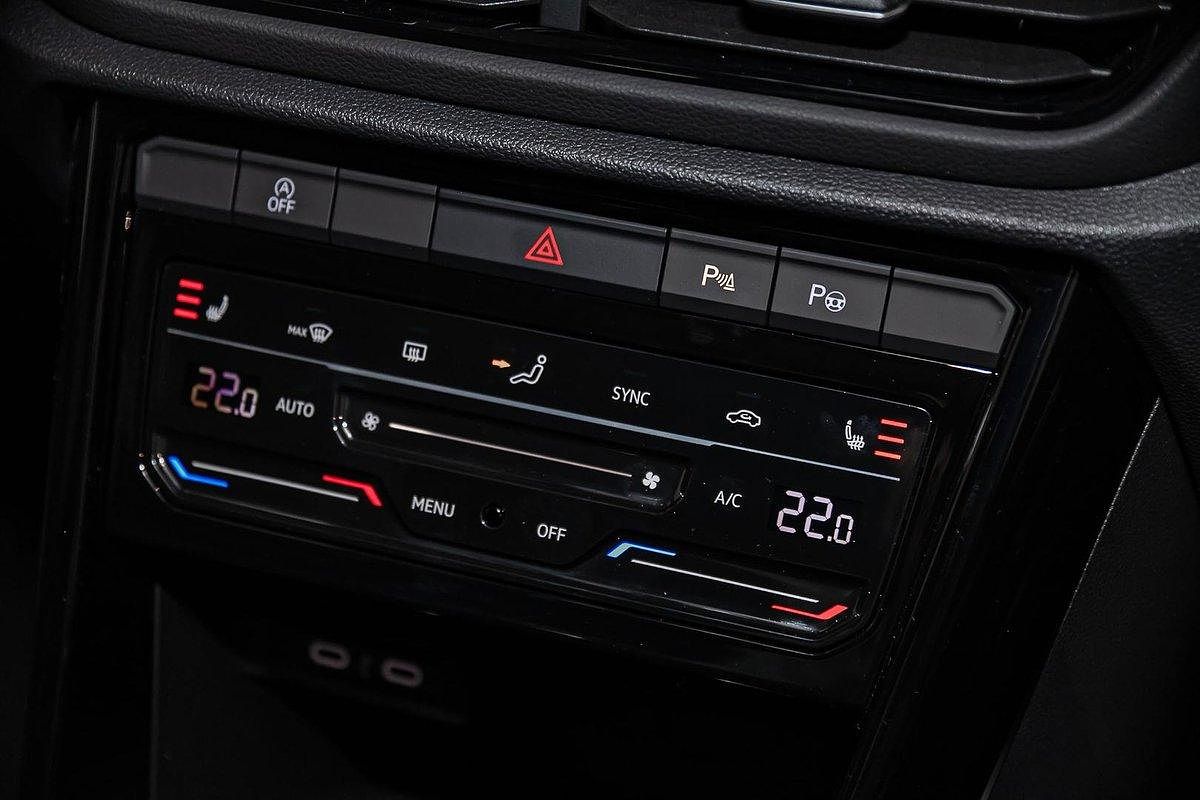 2025 Volkswagen T-Roc 140TSI R-Line D11