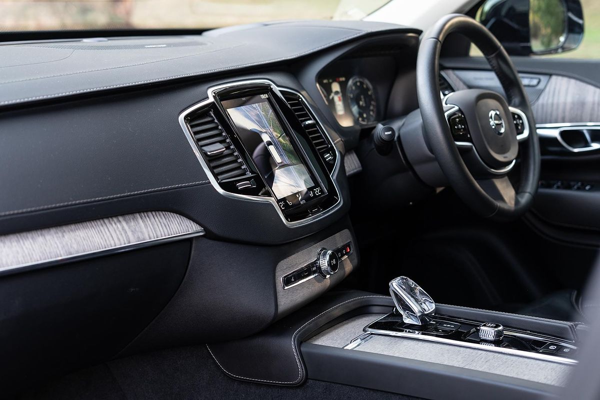 2022 Volvo XC90 B6 Inscription