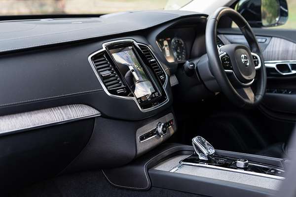 2022 Volvo XC90 B6 Inscription