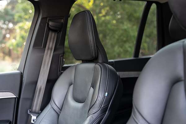 2022 Volvo XC90 B6 Inscription