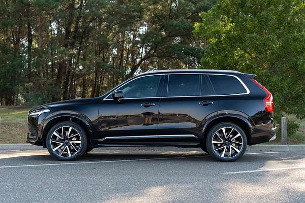 2022 Volvo XC90 B6 Inscription