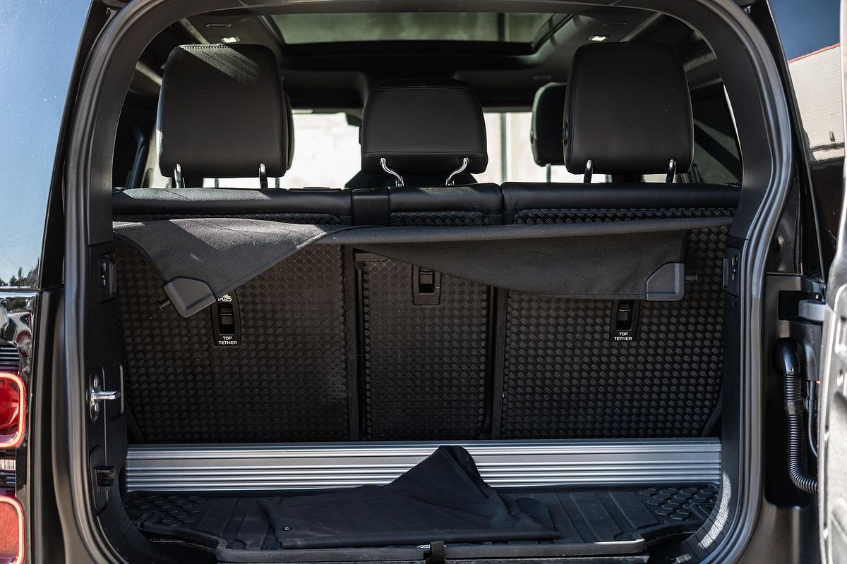 2021 Land Rover Defender 90 P300 L663