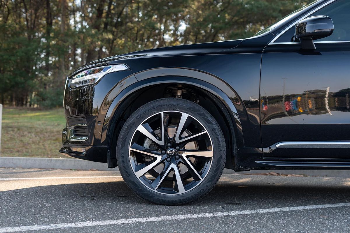 2022 Volvo XC90 B6 Inscription