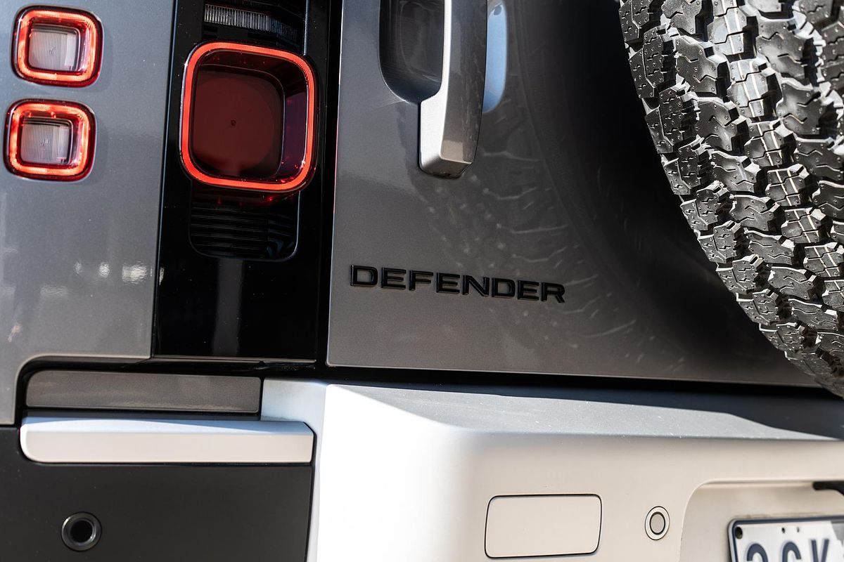 2021 Land Rover Defender 90 P300 L663