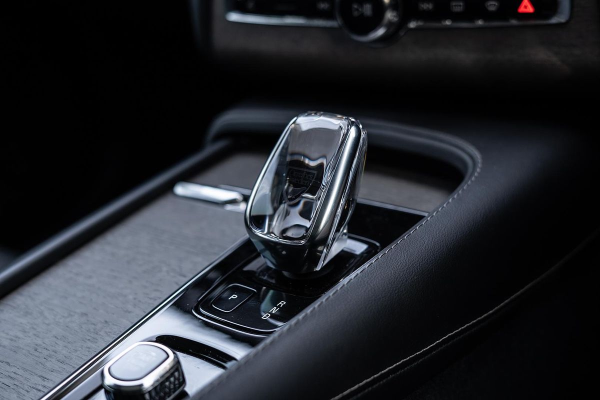 2022 Volvo XC90 B6 Inscription
