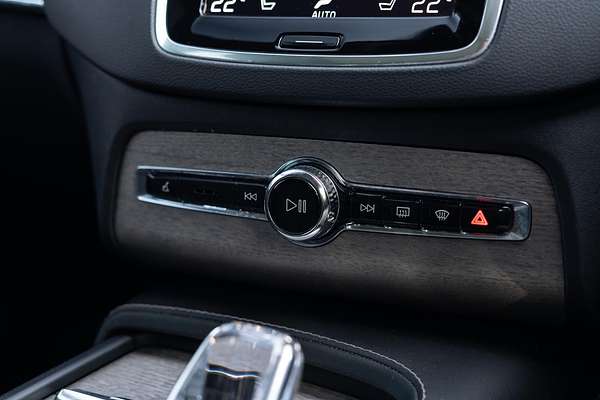 2022 Volvo XC90 B6 Inscription