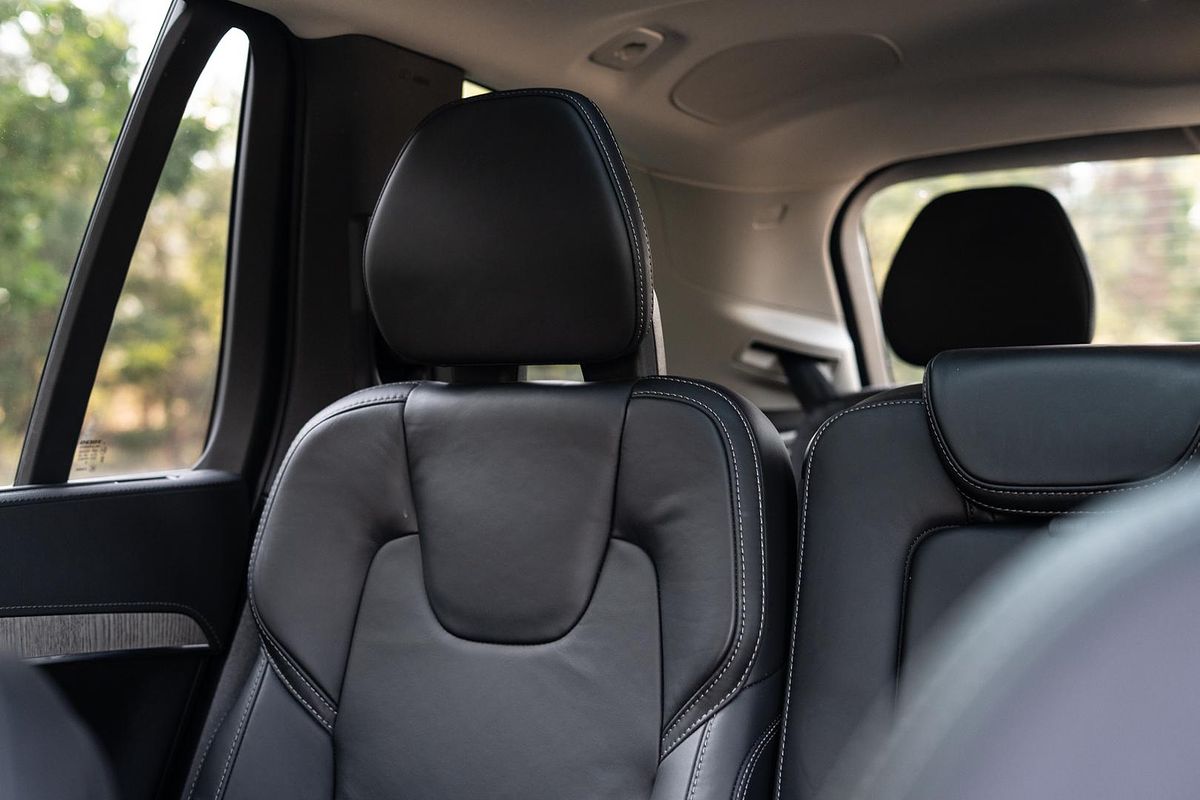 2022 Volvo XC90 B6 Inscription