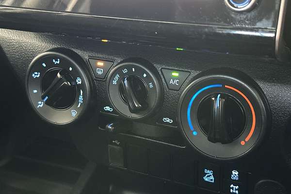 2020 Toyota Hilux SR GUN126R 4X4