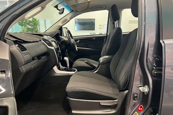 2020 Isuzu MU-X LS-M
