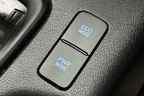 2020 Toyota Hilux SR GUN126R 4X4