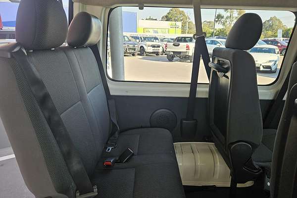 2016 Toyota Hiace Commuter TRH223R