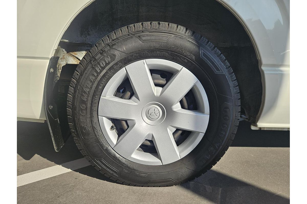 2016 Toyota Hiace Commuter TRH223R