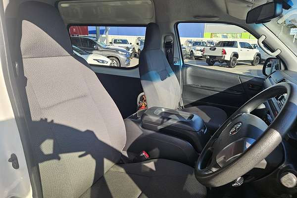 2016 Toyota Hiace Commuter TRH223R