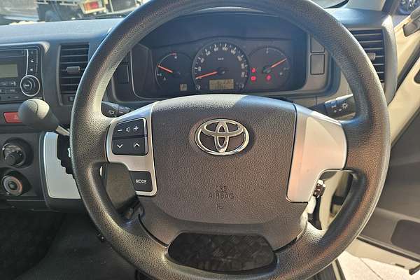 2016 Toyota Hiace Commuter TRH223R