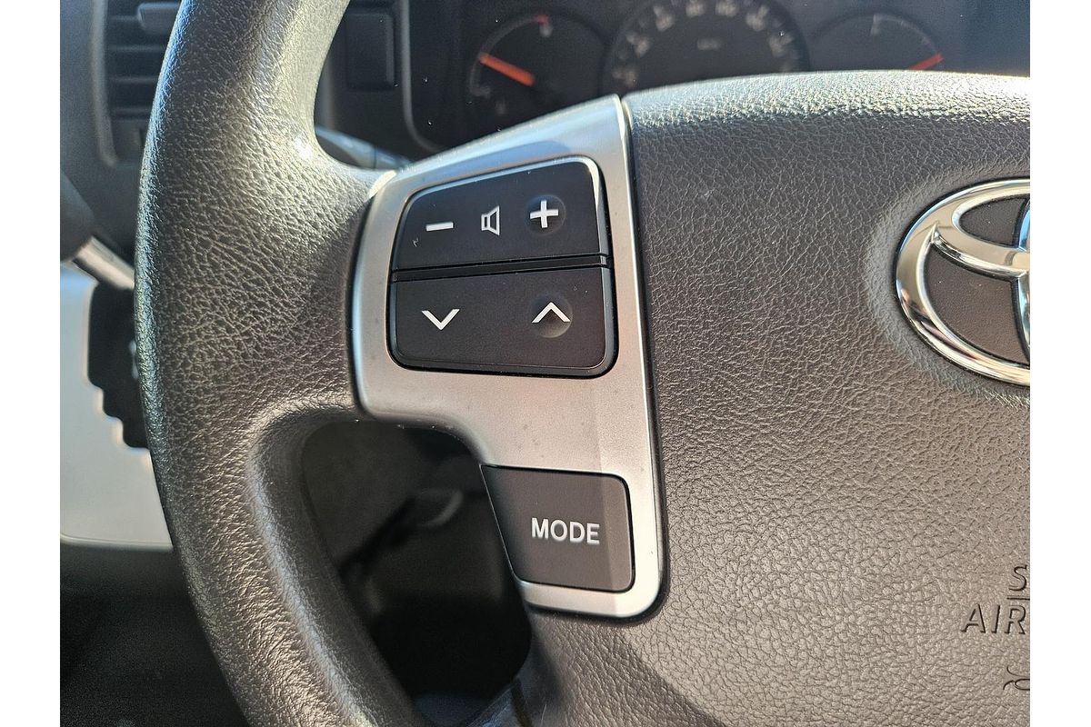 2016 Toyota Hiace Commuter TRH223R