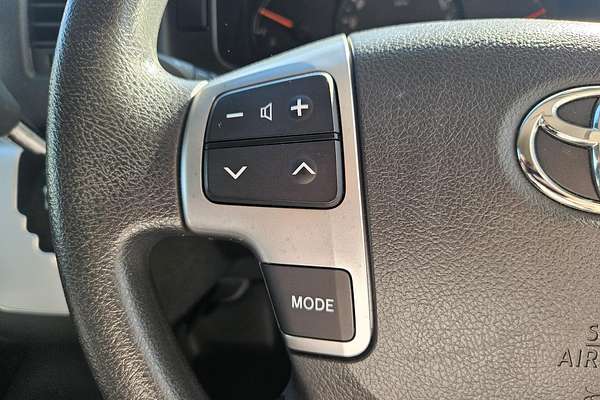 2016 Toyota Hiace Commuter TRH223R