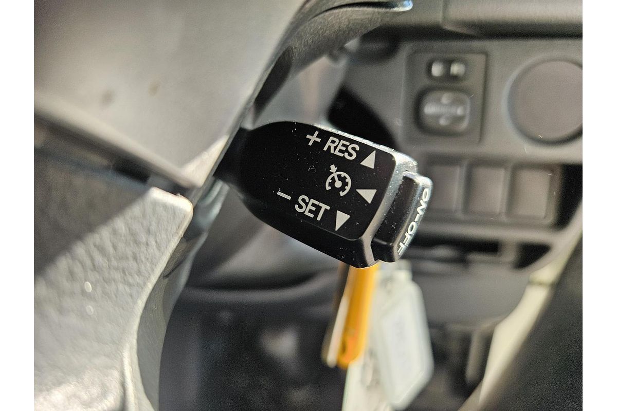 2016 Toyota Hiace Commuter TRH223R