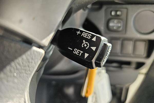 2016 Toyota Hiace Commuter TRH223R