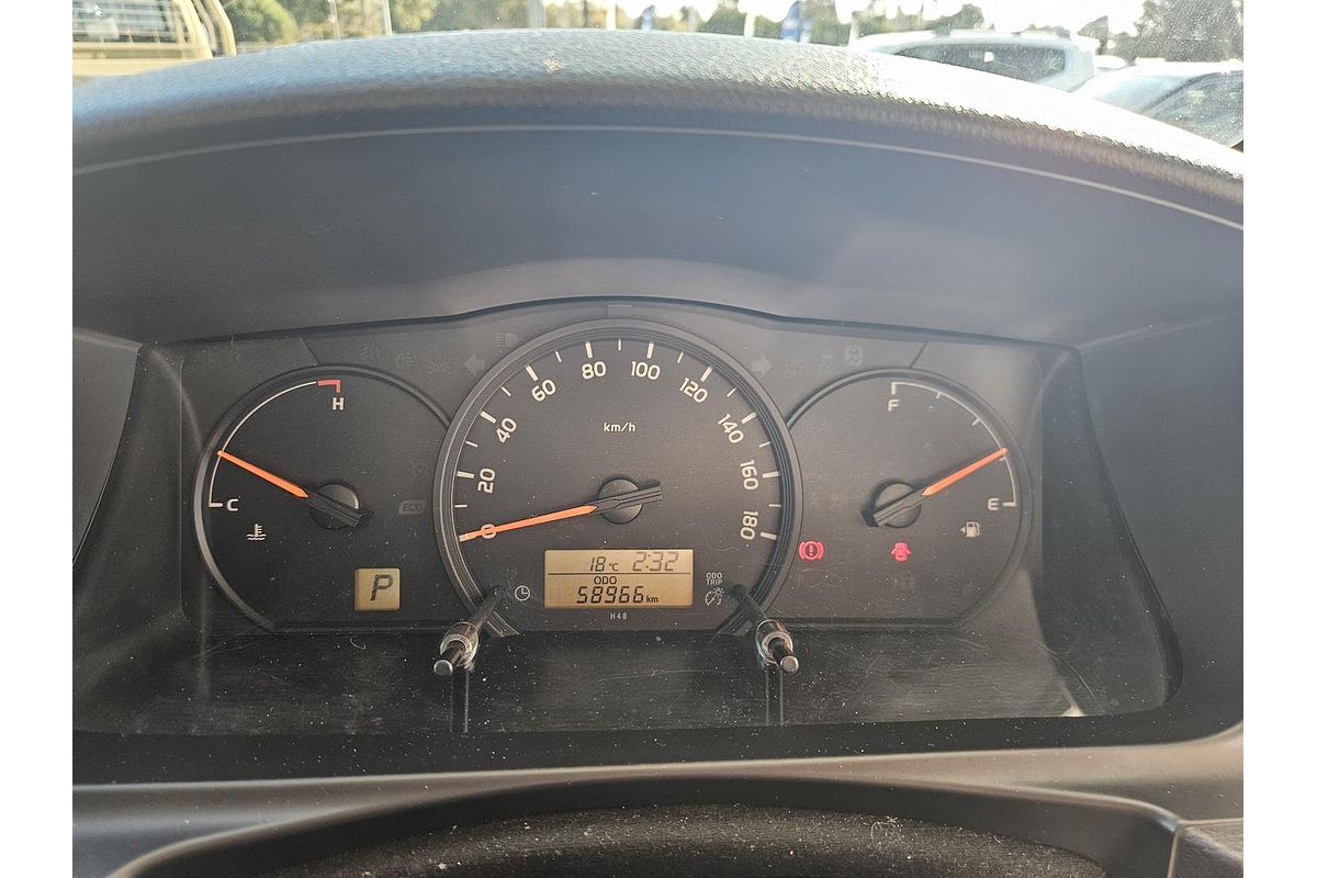 2016 Toyota Hiace Commuter TRH223R