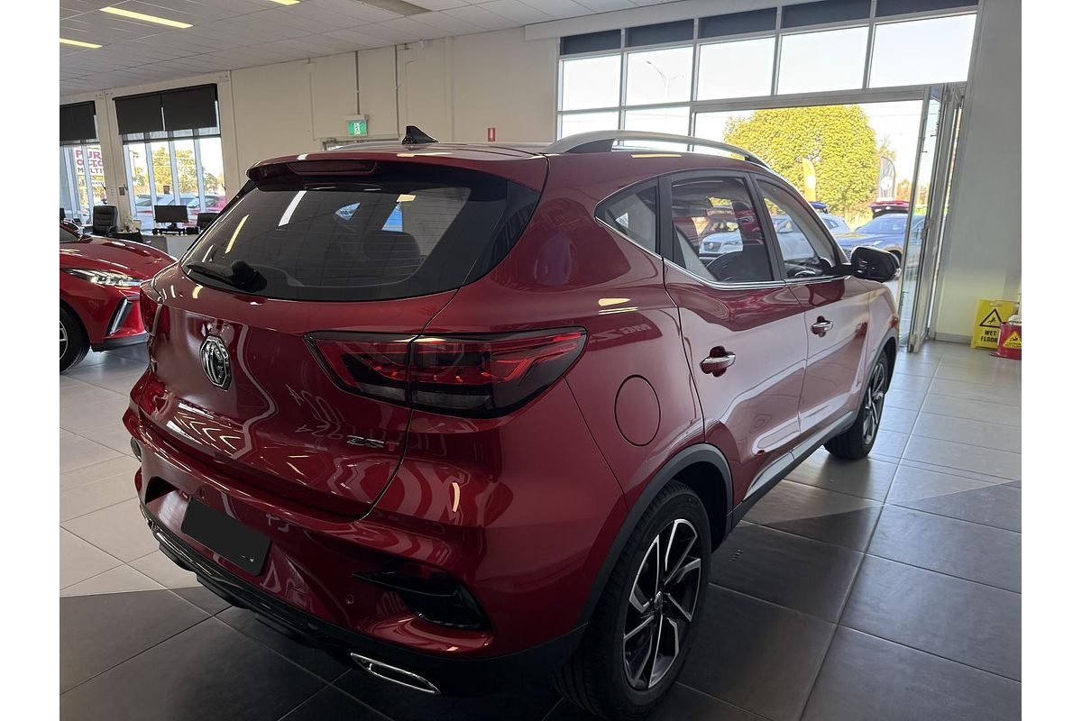 2022 MG ZST Essence