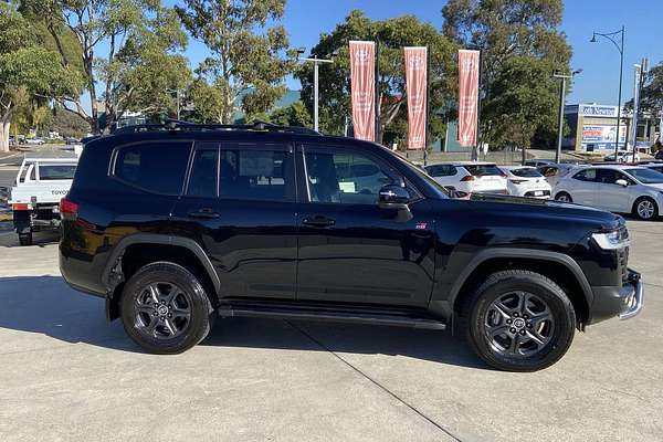 2023 Toyota Landcruiser GR Sport FJA300R