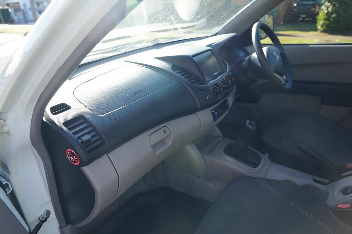 2013 Mitsubishi Triton GL MN MY13 Rear Wheel Drive