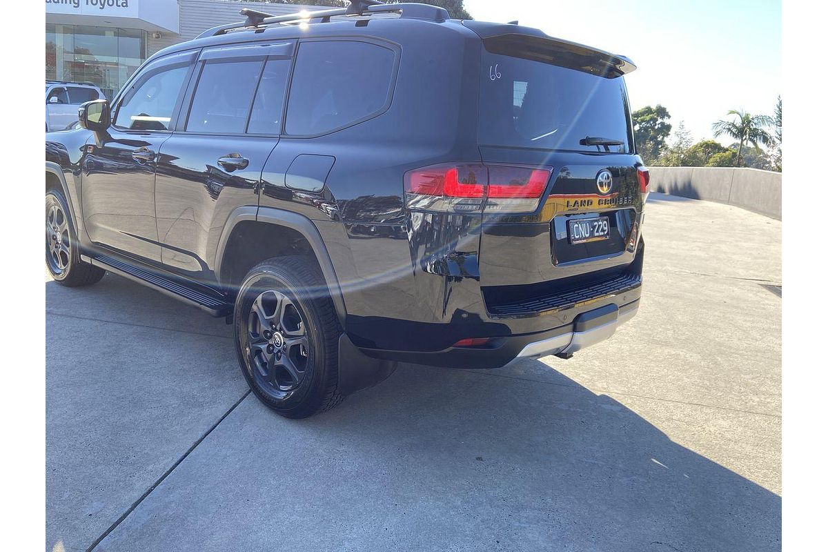 2023 Toyota Landcruiser GR Sport FJA300R