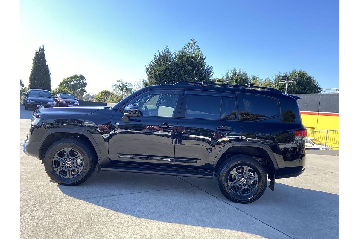 2023 Toyota Landcruiser GR Sport FJA300R