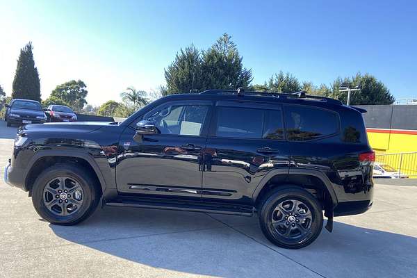2023 Toyota Landcruiser GR Sport FJA300R