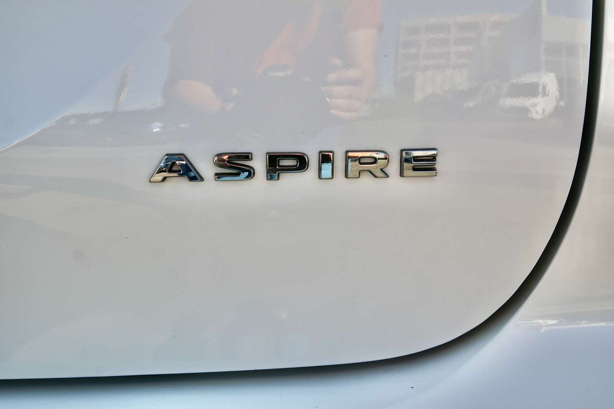 2023 Mitsubishi Outlander Aspire ZM