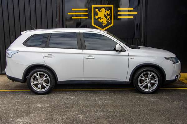 2014 Mitsubishi Outlander ES ZJ