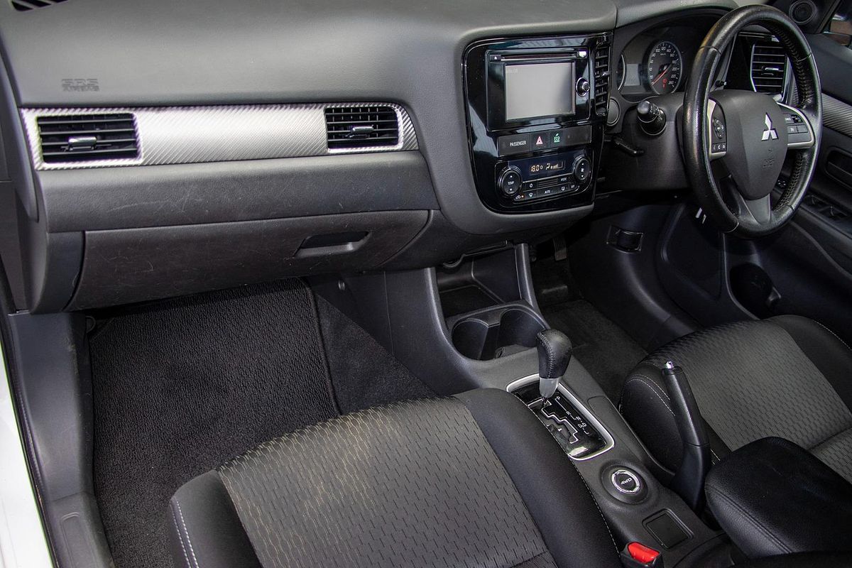 2014 Mitsubishi Outlander ES ZJ