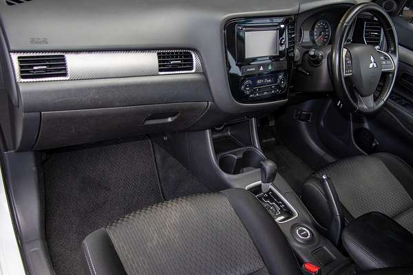 2014 Mitsubishi Outlander ES ZJ