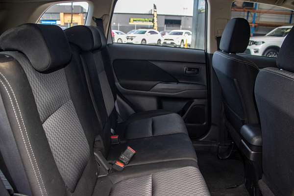 2014 Mitsubishi Outlander ES ZJ