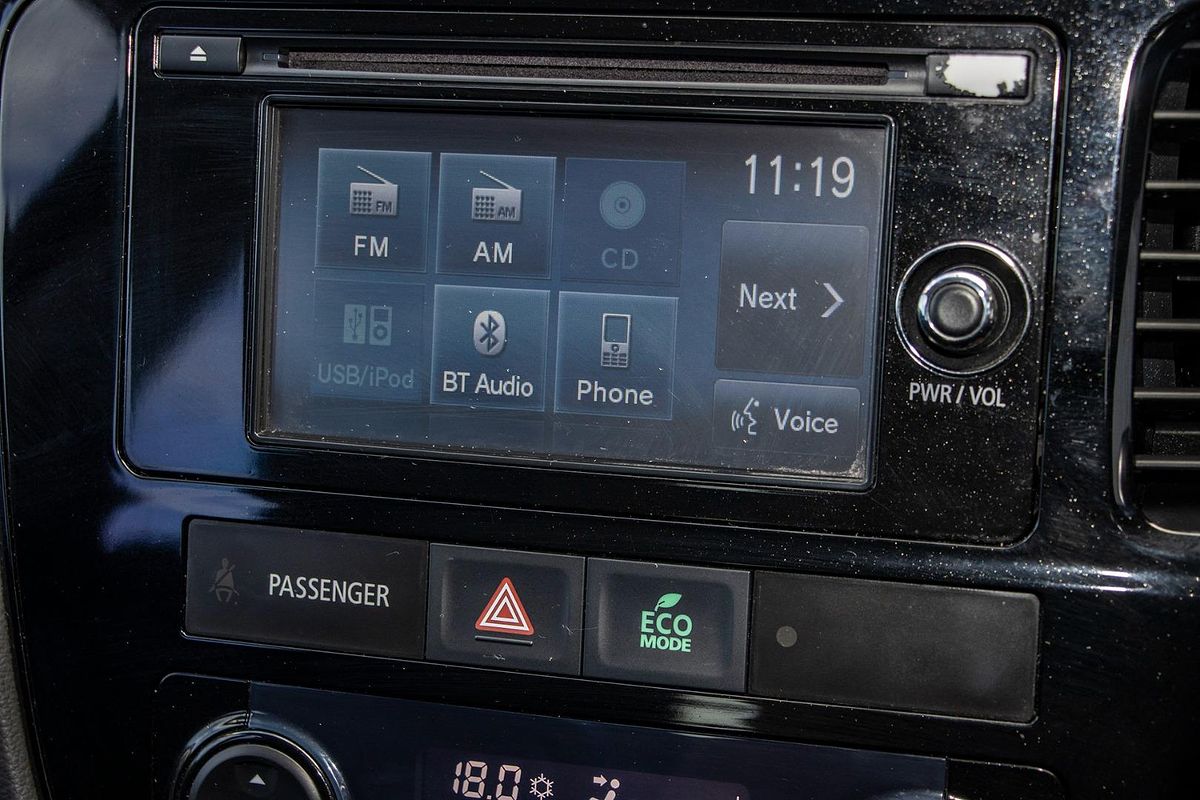 2014 Mitsubishi Outlander ES ZJ