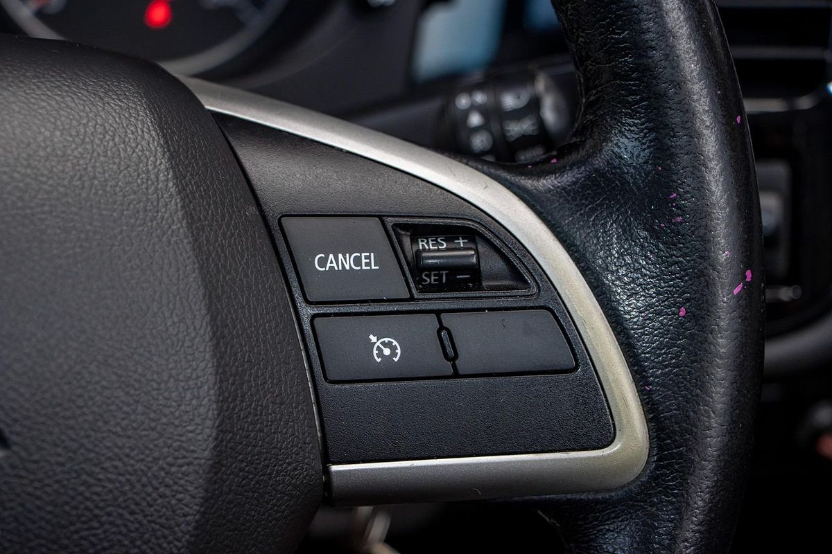 2014 Mitsubishi Outlander ES ZJ