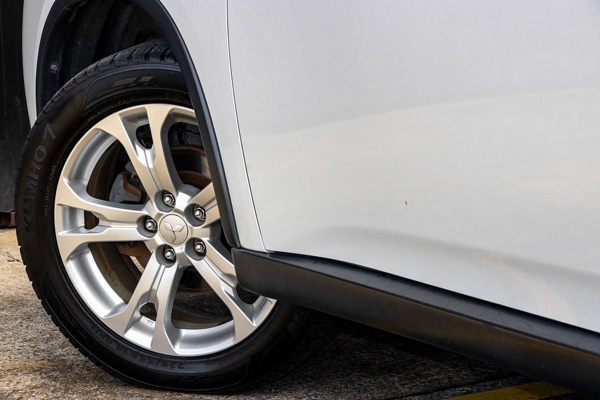 2014 Mitsubishi Outlander ES ZJ