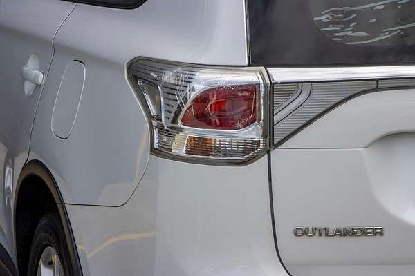 2014 Mitsubishi Outlander ES ZJ